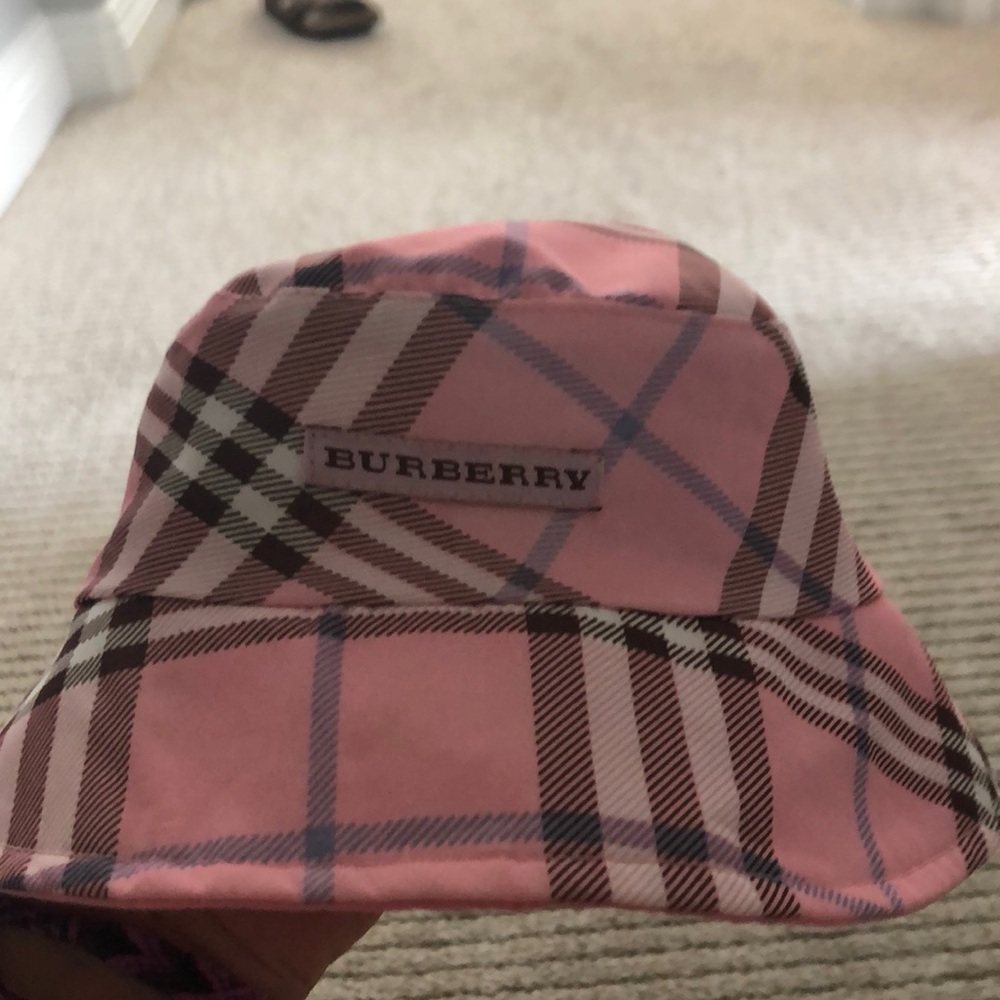 child’s burberry bucket hat